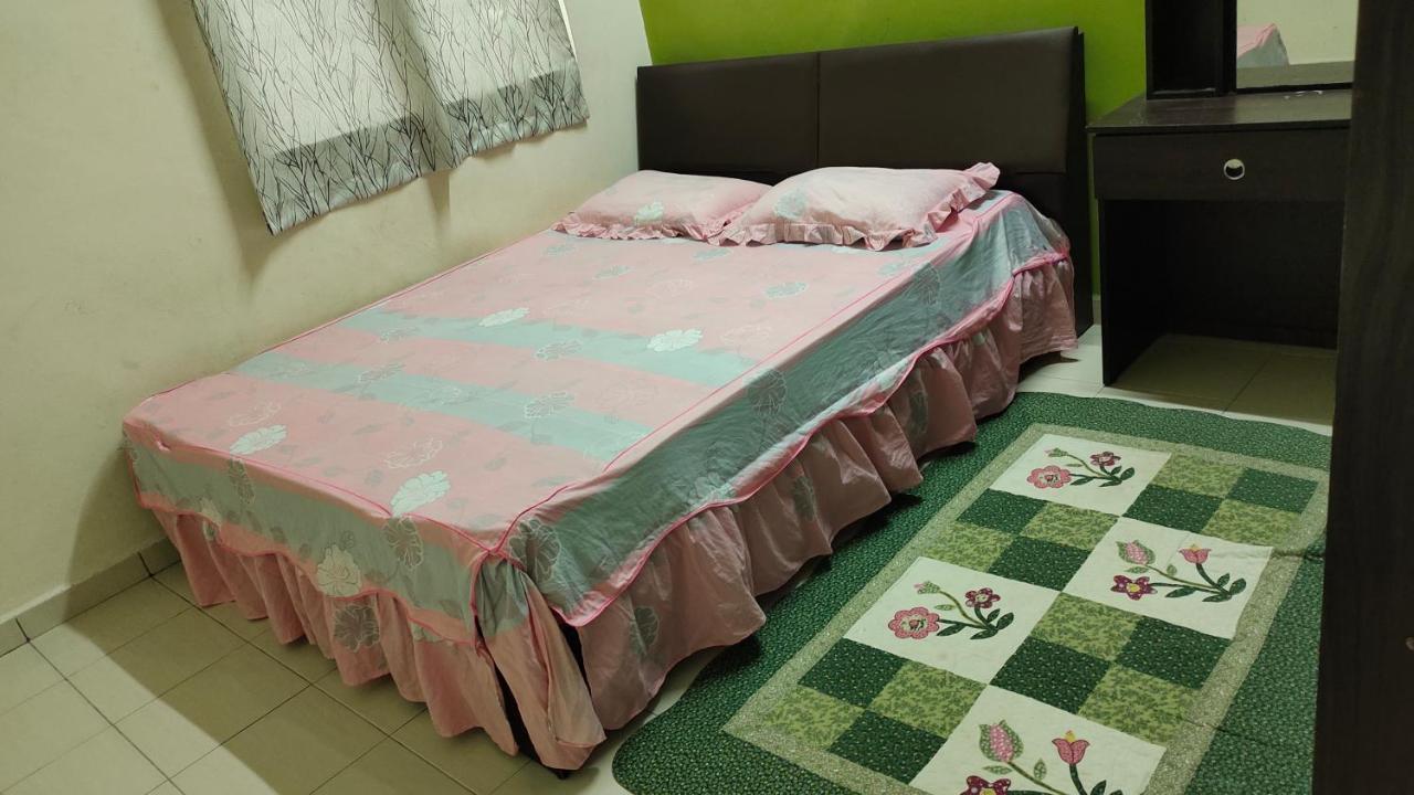 Muslim Dinaim Homestay Tanjong Malim Exterior foto