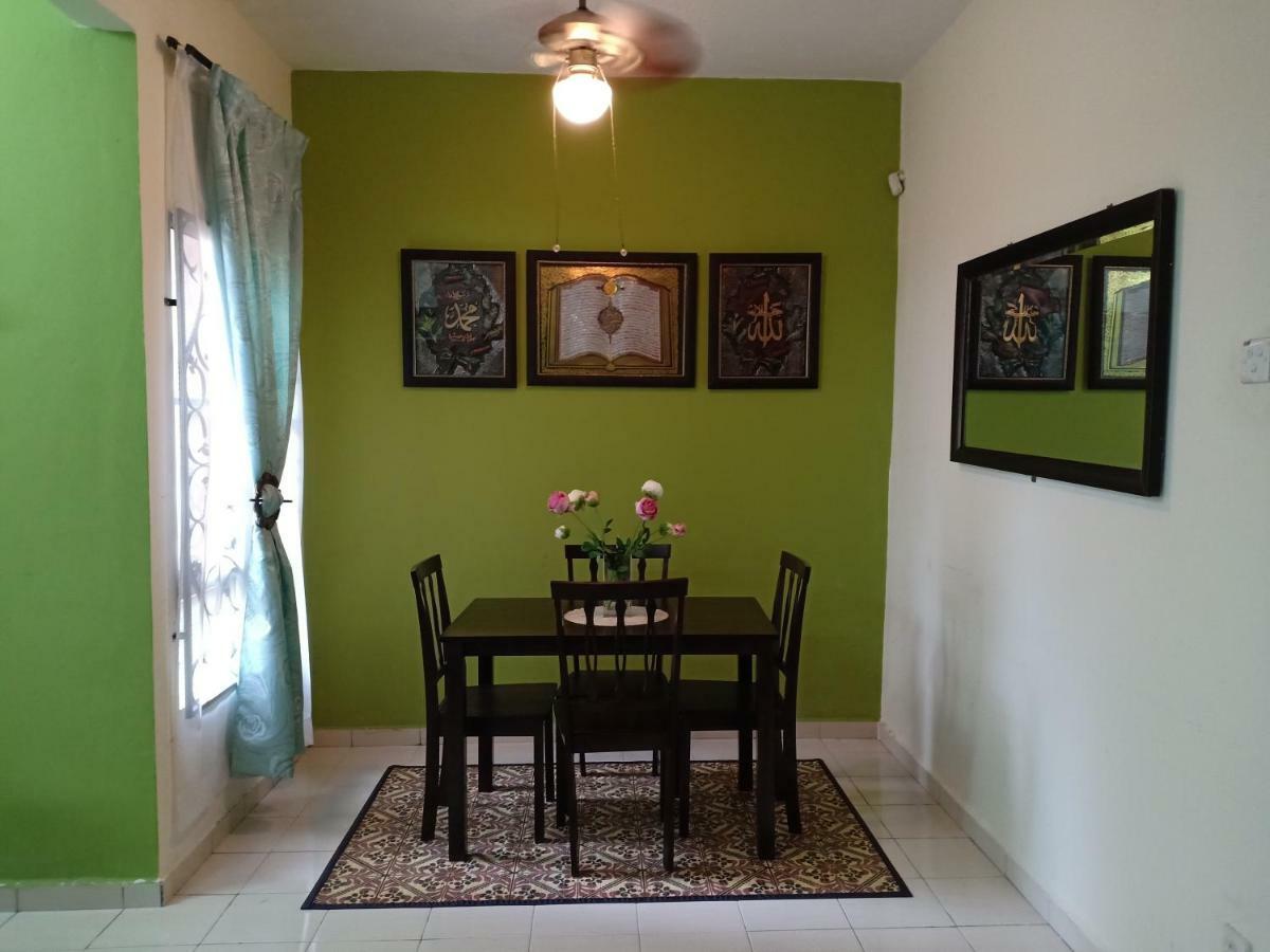 Muslim Dinaim Homestay Tanjong Malim Exterior foto
