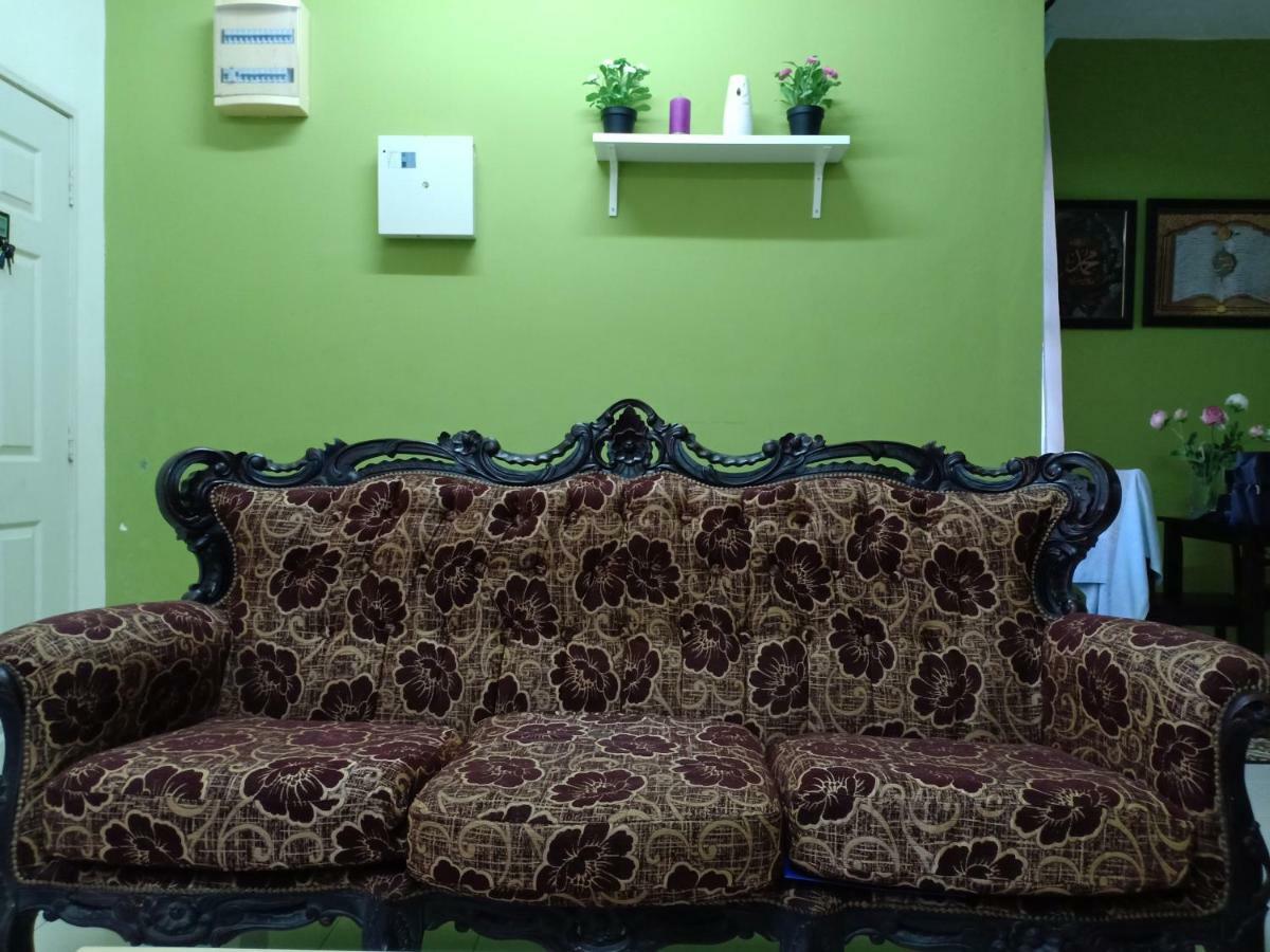 Muslim Dinaim Homestay Tanjong Malim Exterior foto